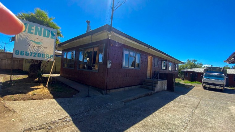 Casa con quincho y gran terreno camino al mar a la venta